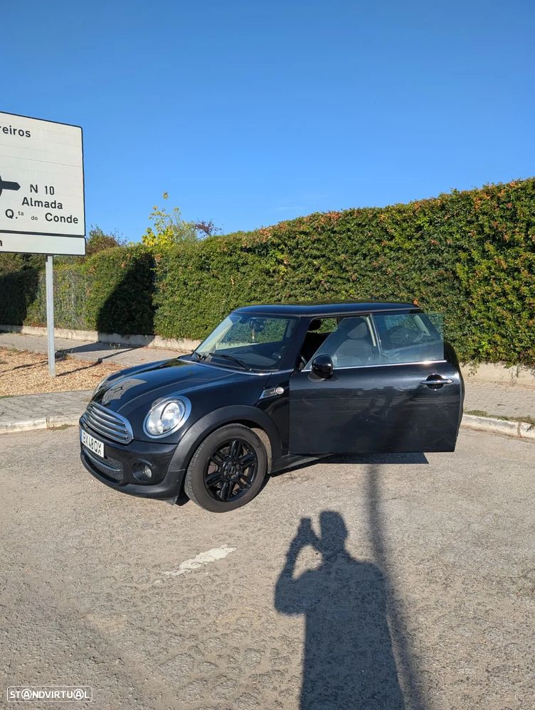 MINI 3 Portas Cooper D - 4