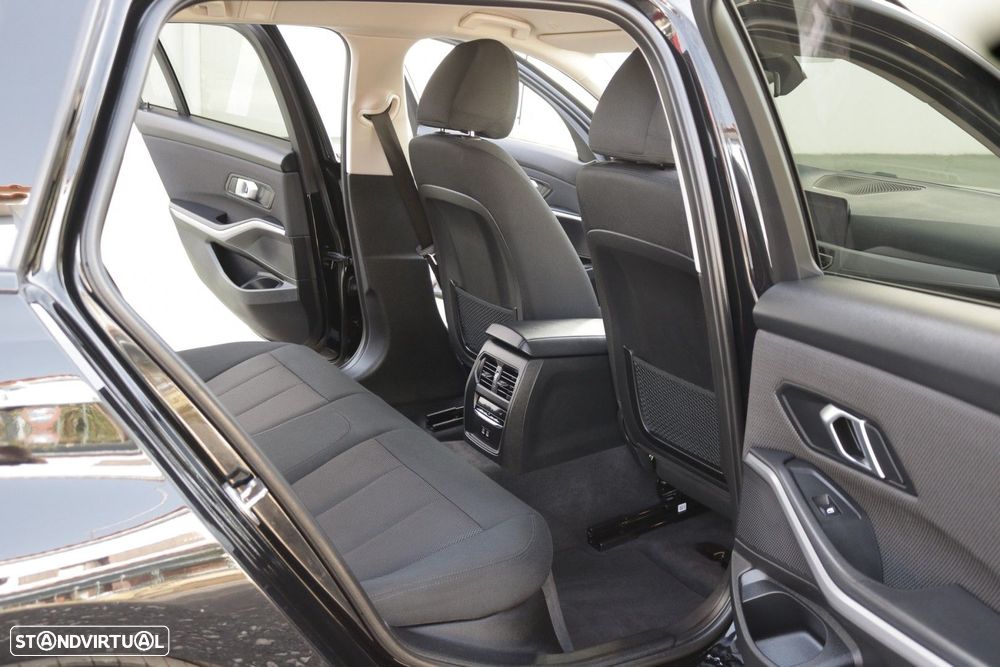 BMW 318 d Auto - 28