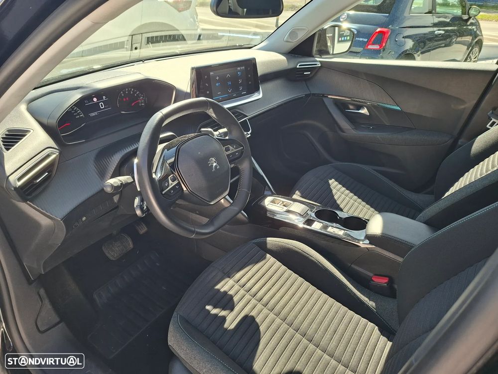 Peugeot 2008 PureTech 130 EAT8 Active - 39