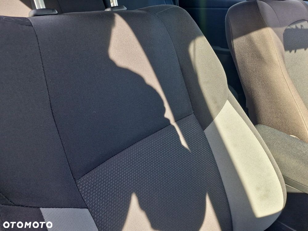 Toyota Auris 1.4 D-4D Active - 11