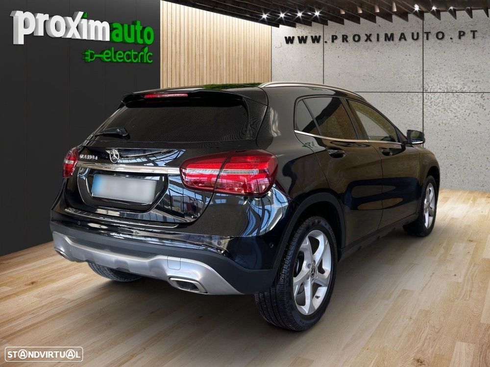Mercedes-Benz GLA 180 d Aut. - 13