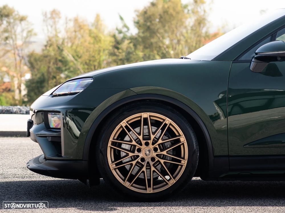 Porsche Macan Electric Turbo - 12
