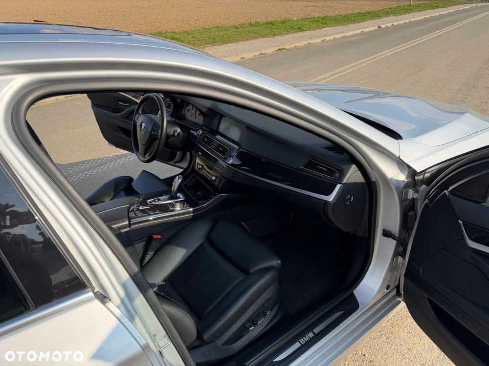 BMW Seria 5 535d xDrive - 13