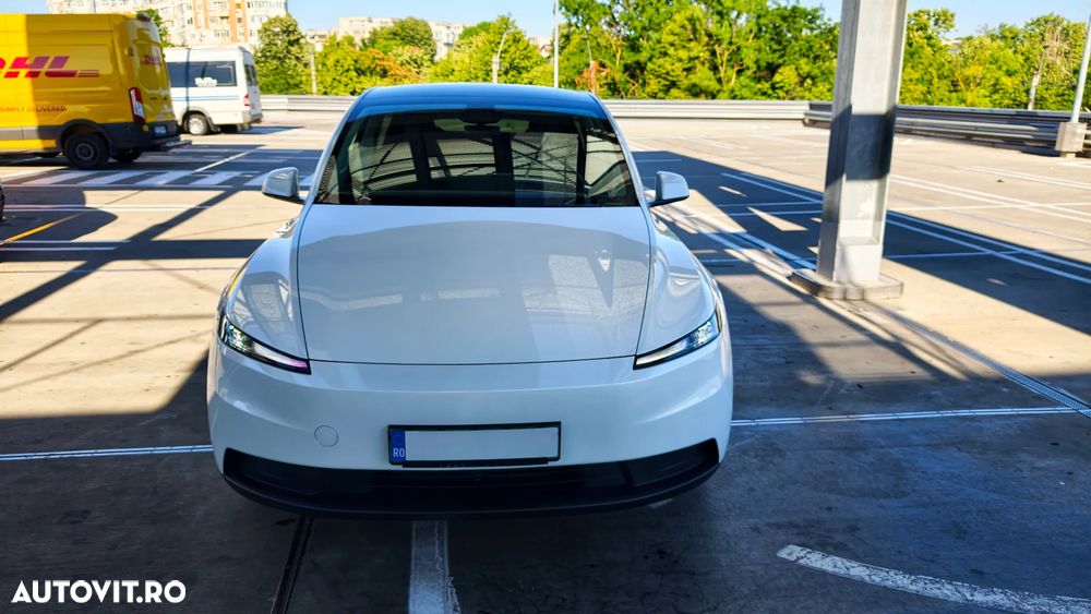 Tesla Model Y RWD Standard - 2