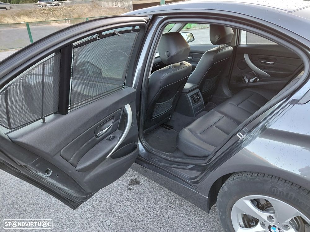 BMW 320 d EfficientDynamics Line Luxury - 11