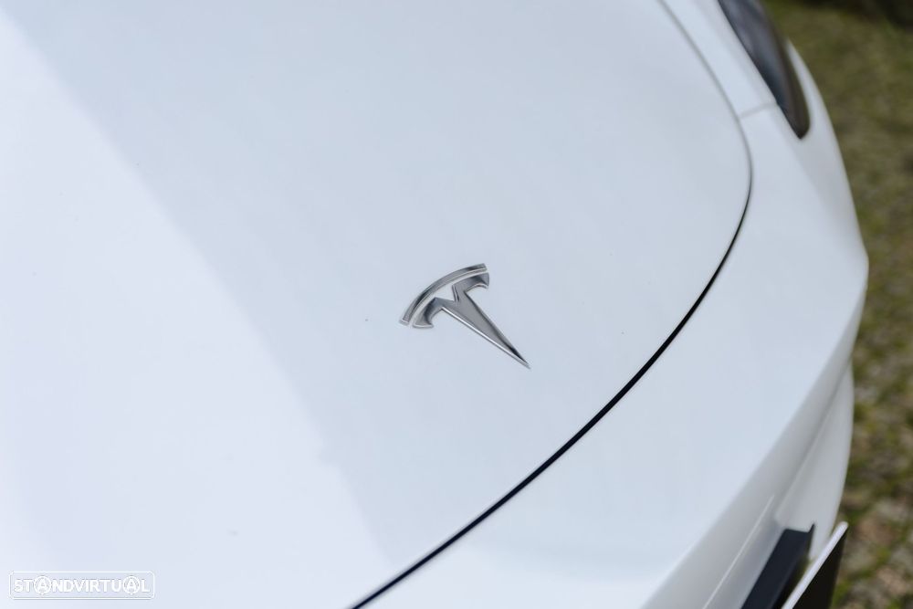 Tesla Model Y Long Range Tração Integral - 24