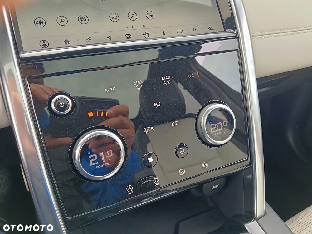 Land Rover Discovery Sport P300e R-Dynamic - 24