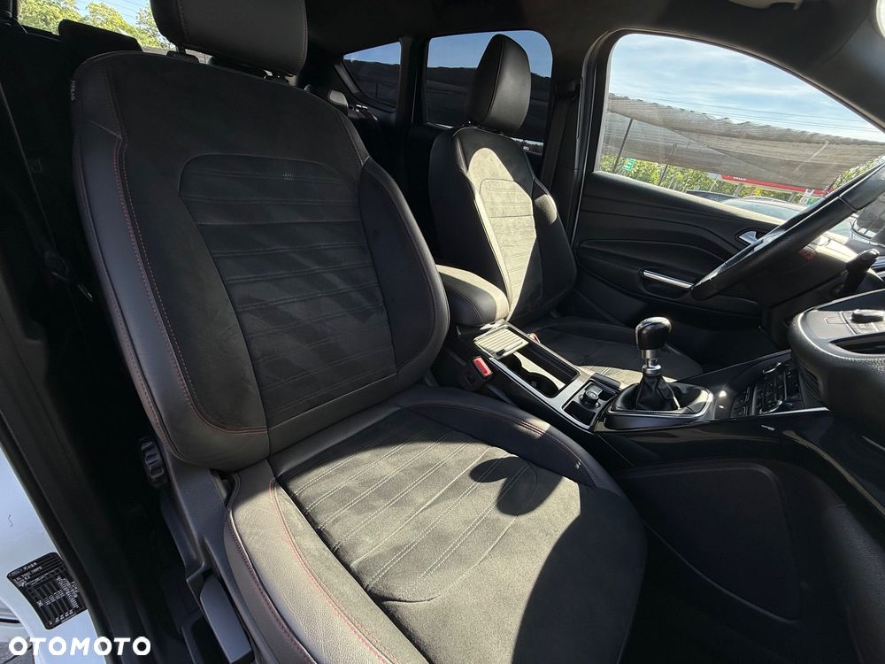 Ford Kuga 2.0 TDCi 4x2 ST-Line - 25