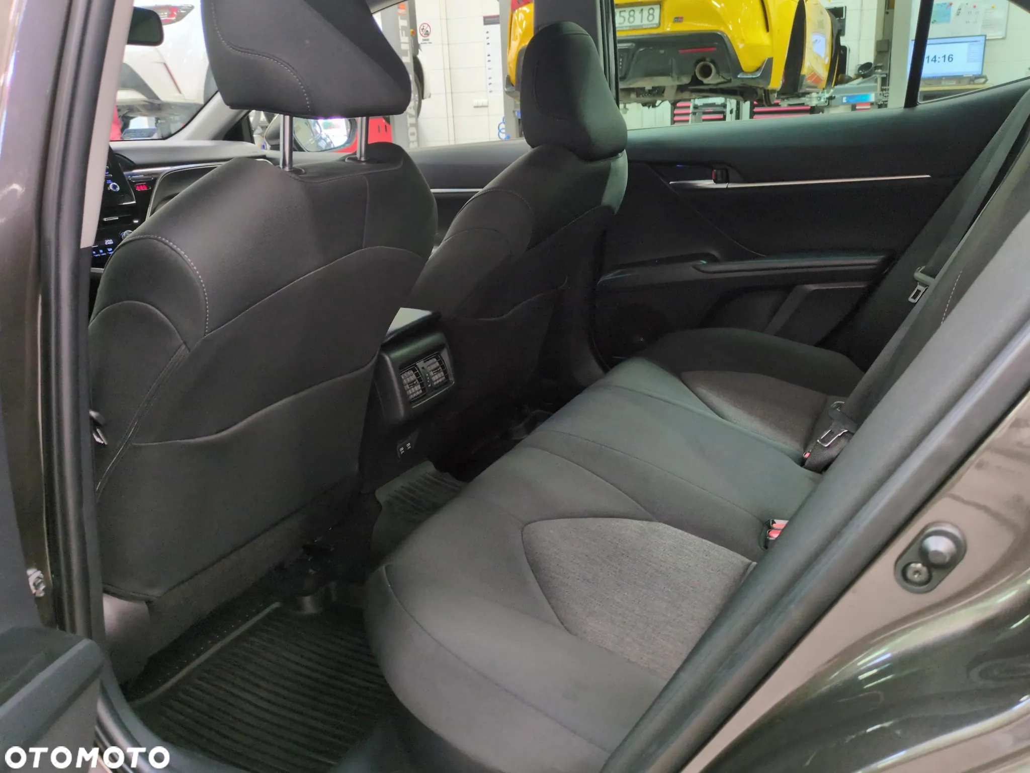 Toyota Camry 2.5 Hybrid Comfort CVT - 13