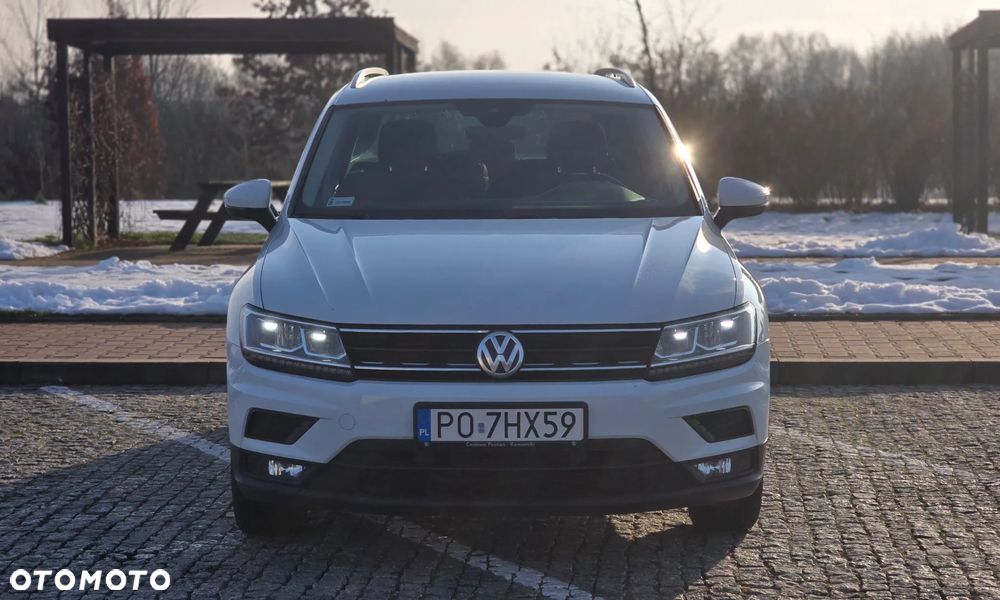 Volkswagen Tiguan - 1