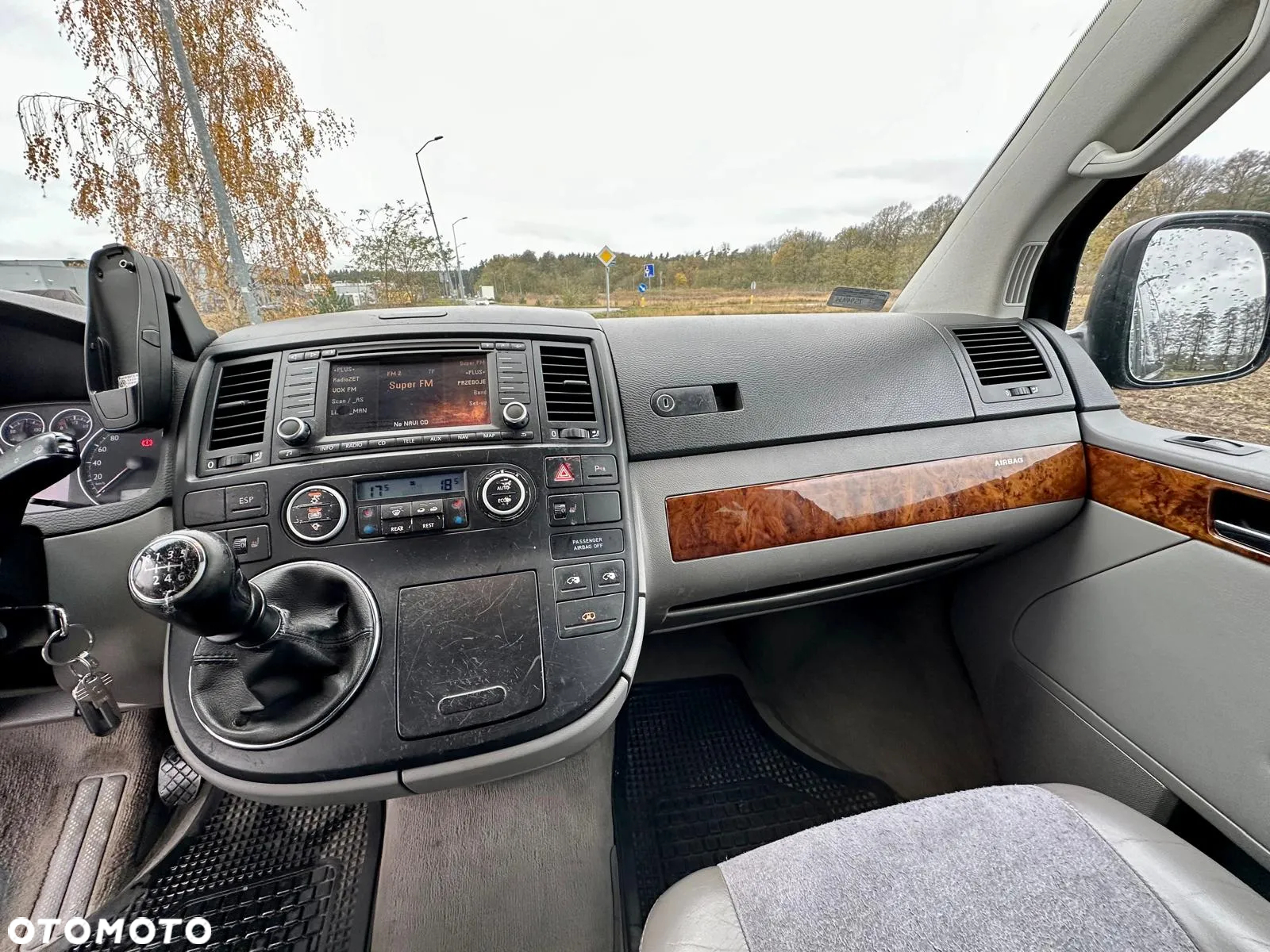 Volkswagen Multivan - 22