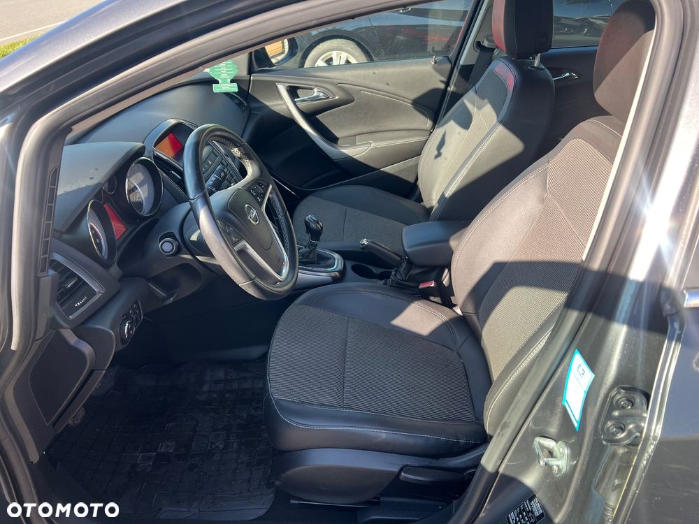 Opel Astra 1.4 T Enjoy S&S - 10