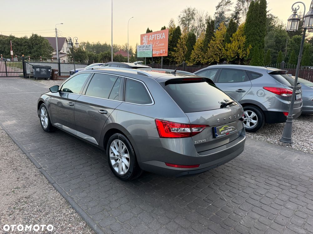 Skoda Superb 2.0 TDI SCR Style DSG - 39