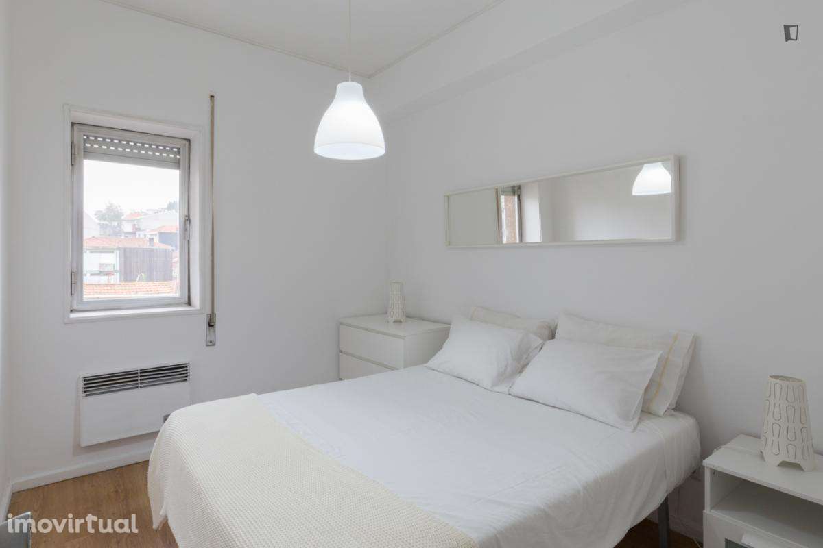Apartamento com 1 quartos - localizado em Santo Ildefonso Porto - Grande imagem: 2/11