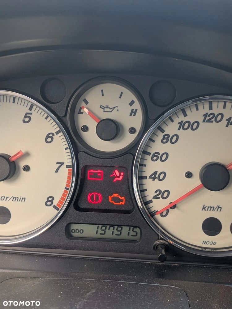 Mazda MX-5 1.8 16V - 19