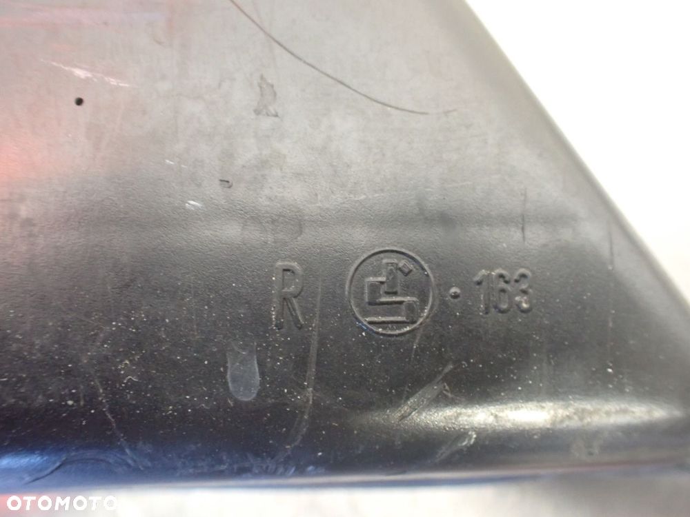 LAMPA PRAWA TYLNA MERCEDES - BENZ W124 E300 2.3 - 3