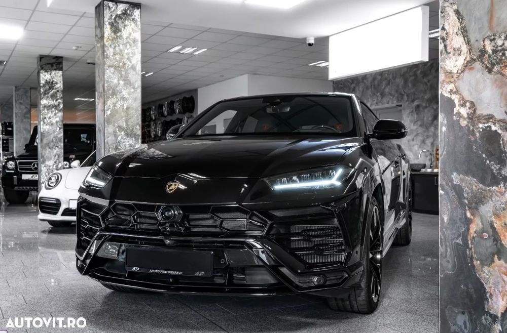 Lamborghini URUS Standard - 1
