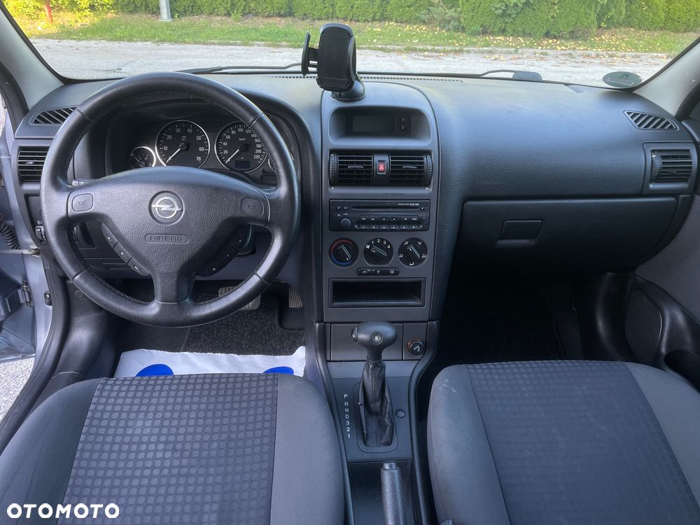 Opel Astra 1.6 NJoy - 10