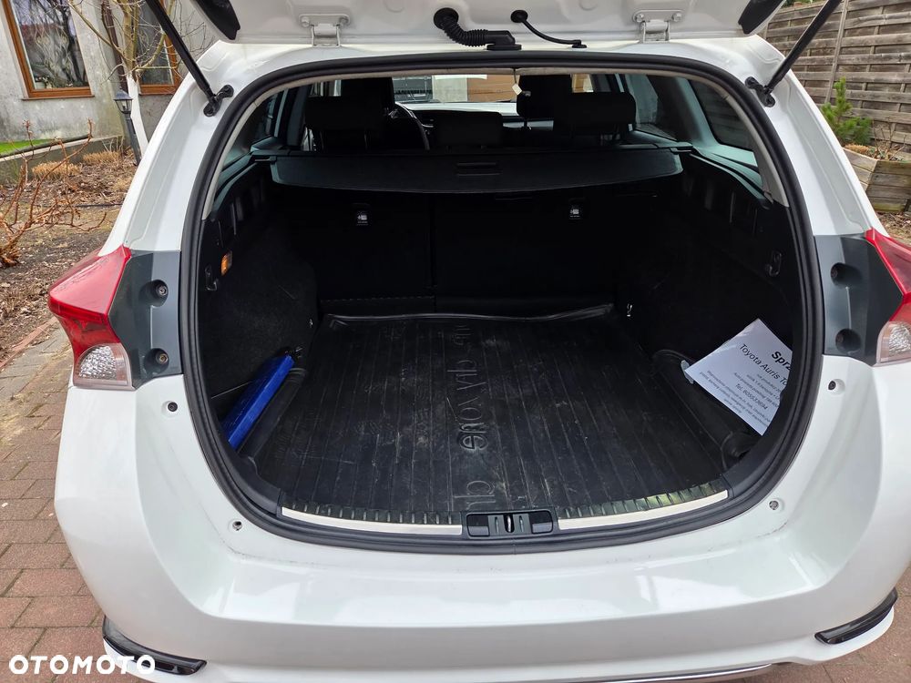 Toyota Auris 1.6 Prestige - 9