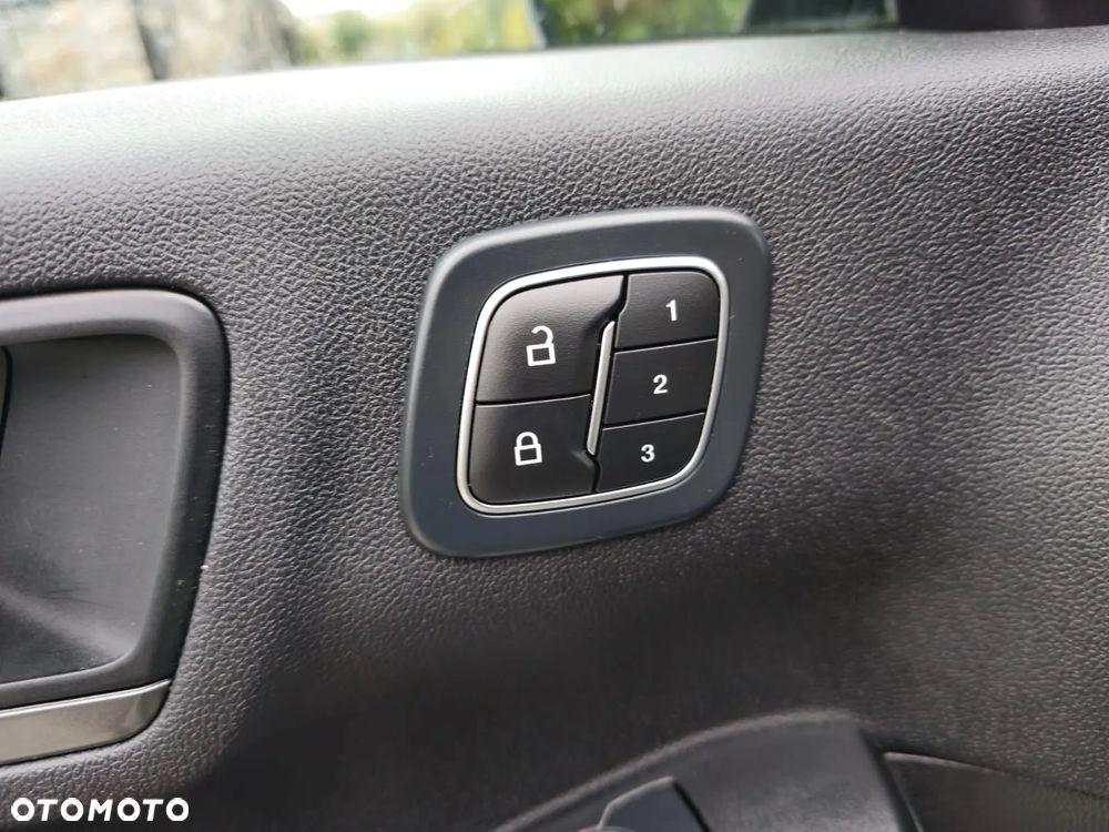 Ford Kuga - 38