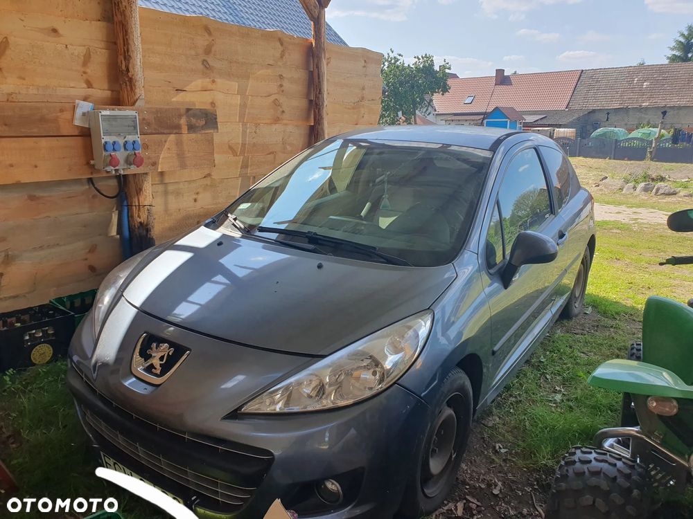 Peugeot 207 - 1