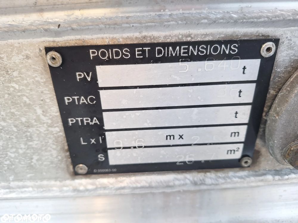 Benalu 28m3 / 2013 / 2 osie podnoszone / Import Francja - 8