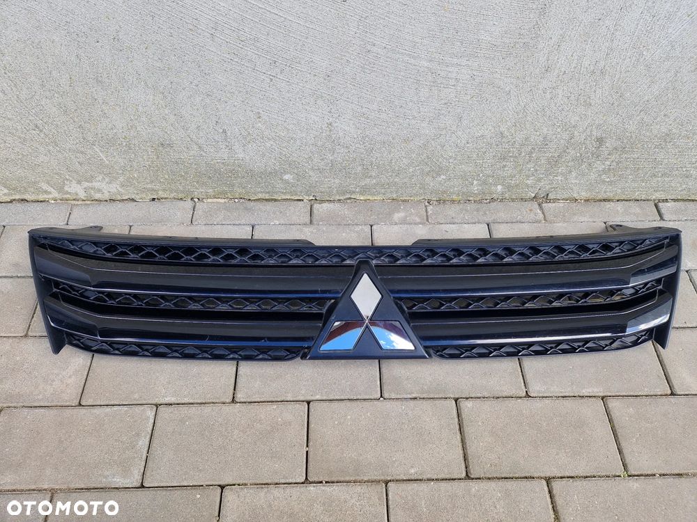 ATRAPA, GRIL MITSUBISHI ECLIPSE CROSS 2017-- - 1