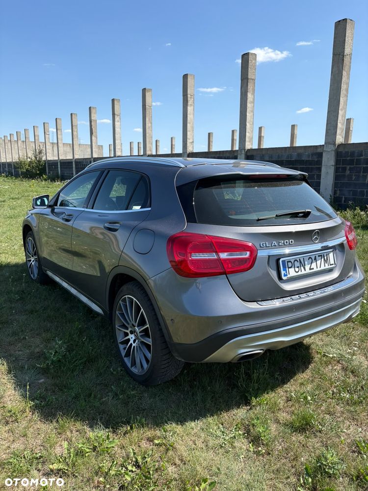 Mercedes-Benz GLA 200 7G-DCT - 2