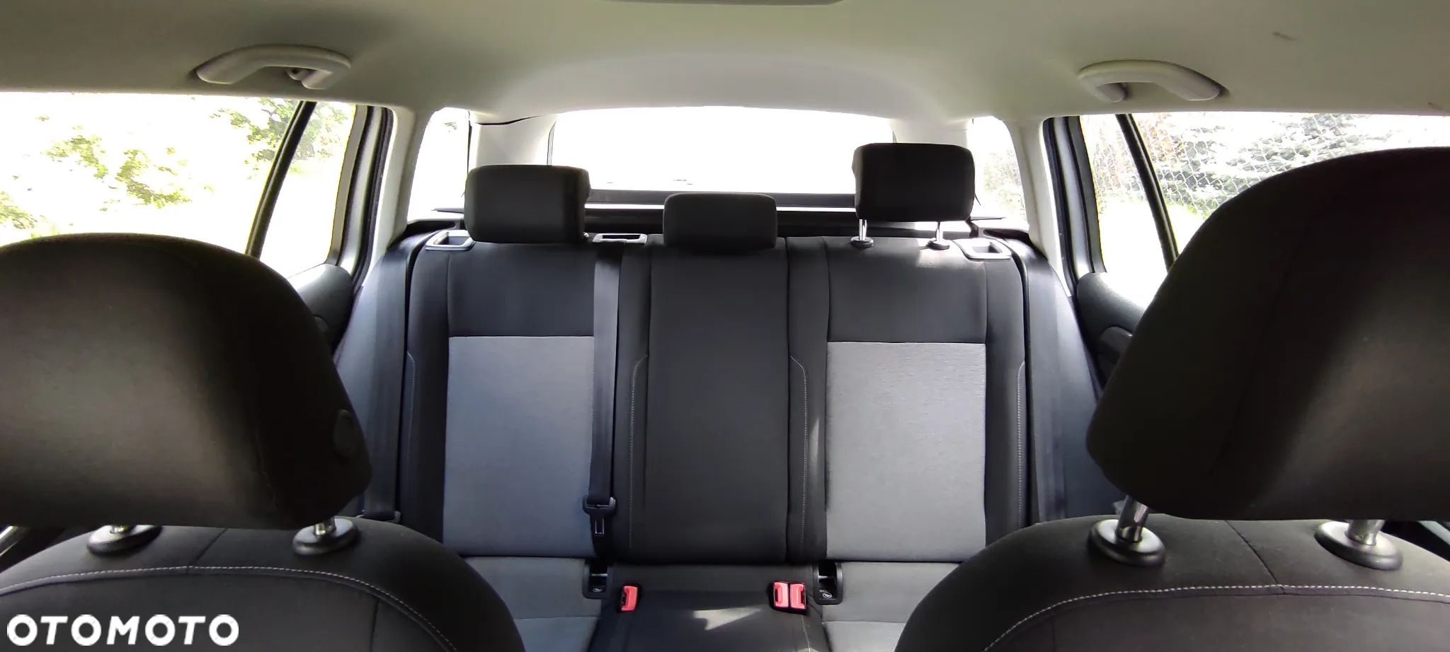 Volkswagen Golf VI 1.6 TDI Comfortline DSG - 10