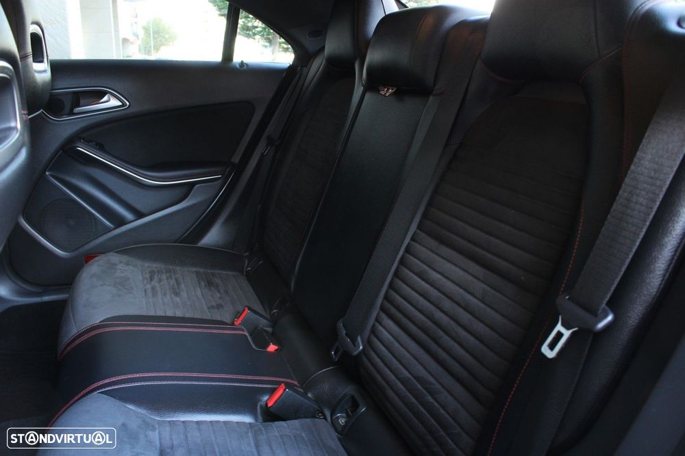 Mercedes-Benz CLA 180 d AMG Line - 36