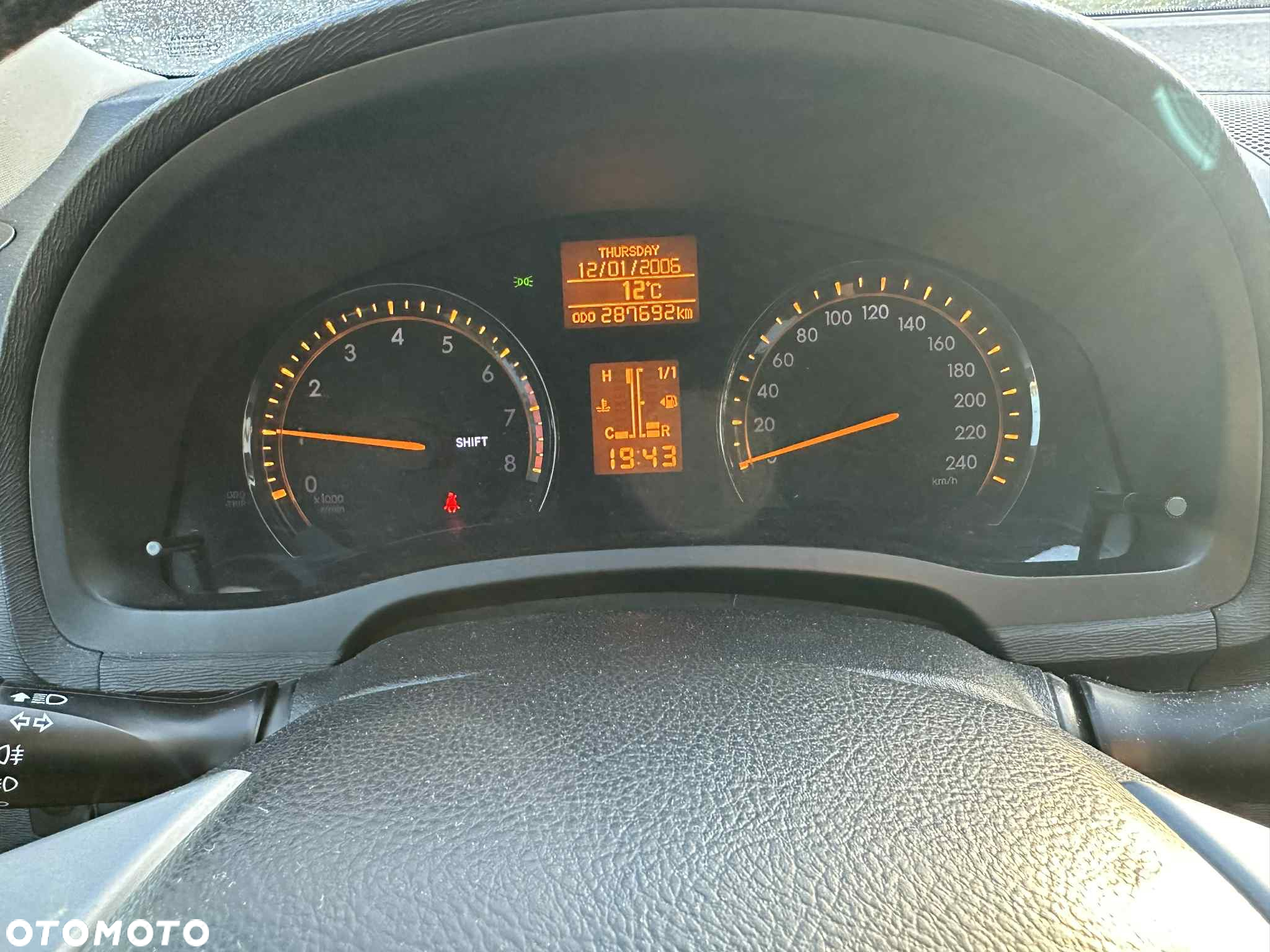 Toyota Avensis - 2