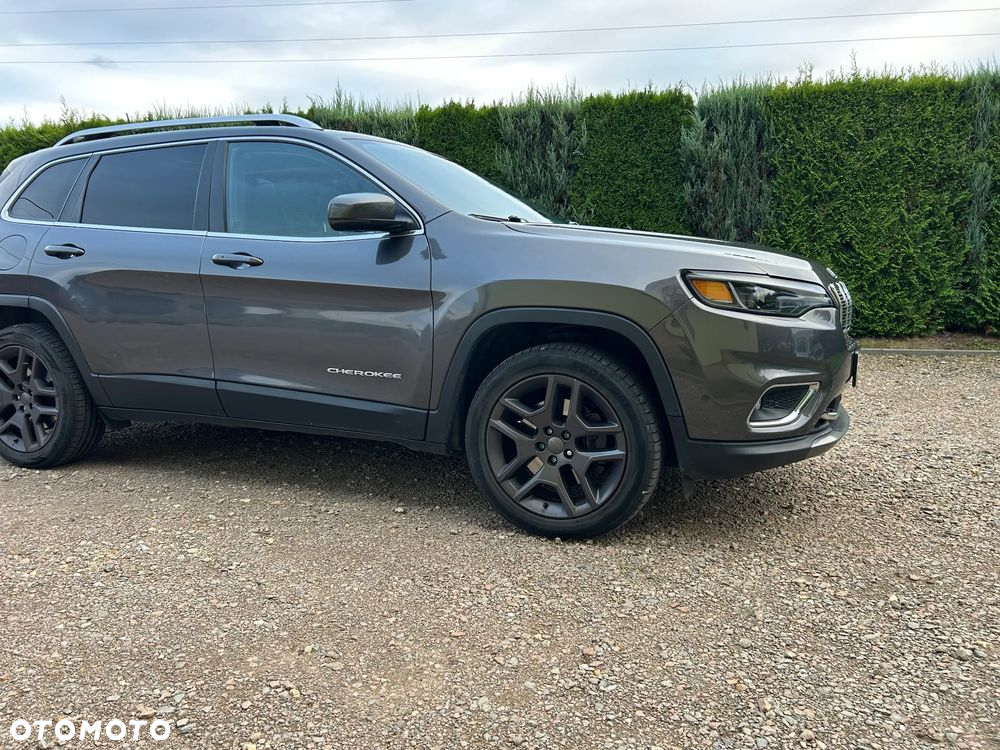 Jeep Cherokee - 3