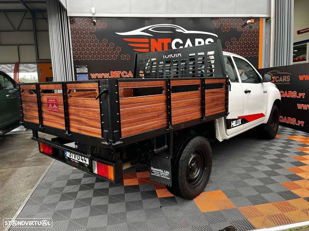 Toyota hilux 2.4 d-4d 2wd ce 3l - 2