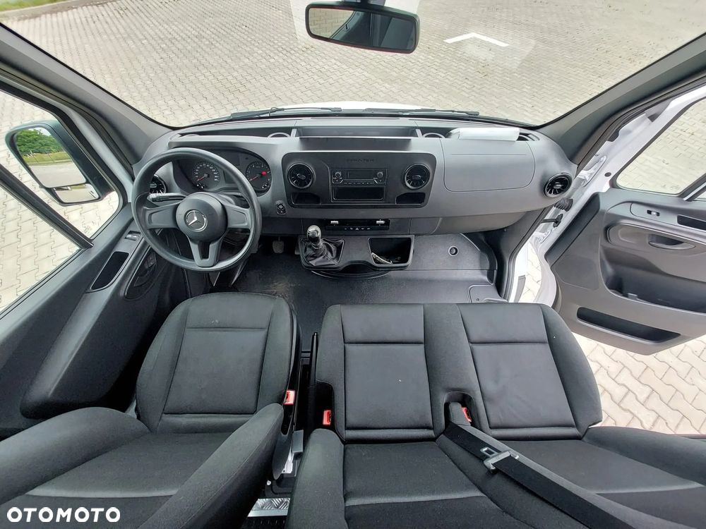 Mercedes-Benz Sprinter - 24