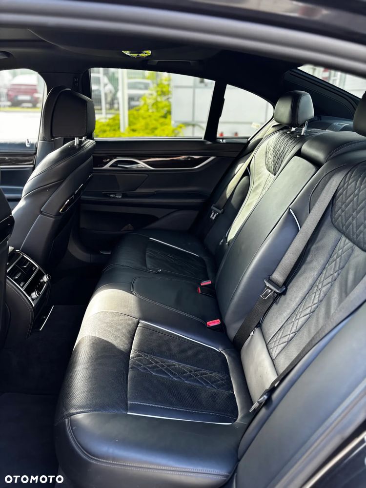BMW Seria 7 - 11