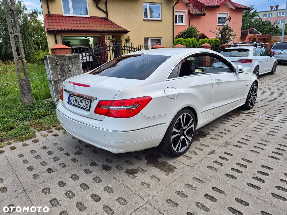 Mercedes-Benz Klasa E 250 CDI DPF Coupe BlueEFFICIENCY Avantgarde - 3