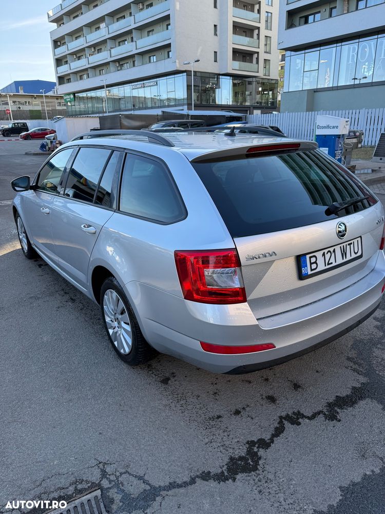 Skoda Octavia 1.6 TDI DSG Ambition - 5
