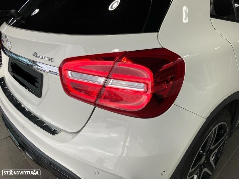 Mercedes-Benz GLA 220 d 4Matic 7G-DCT AMG Line - 3