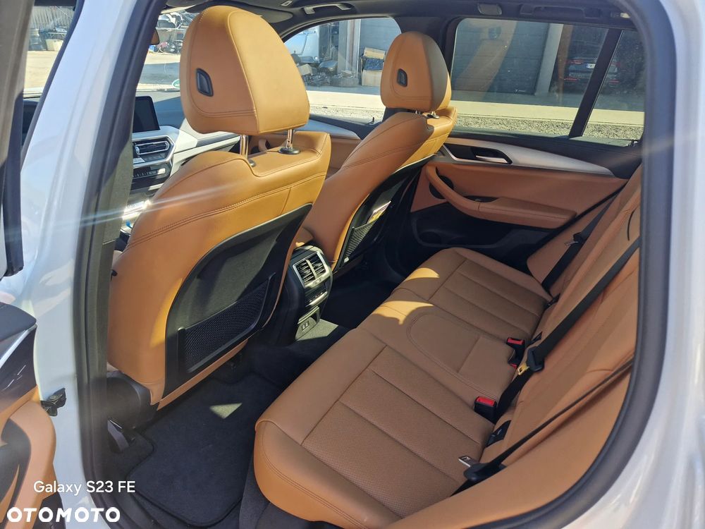 BMW iX3 - 12