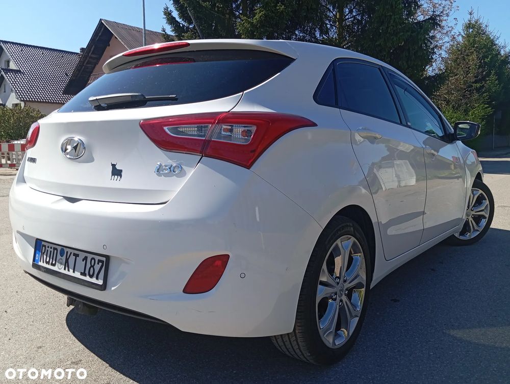 Hyundai i30 blue 1.6 CRDi YES Gold - 4