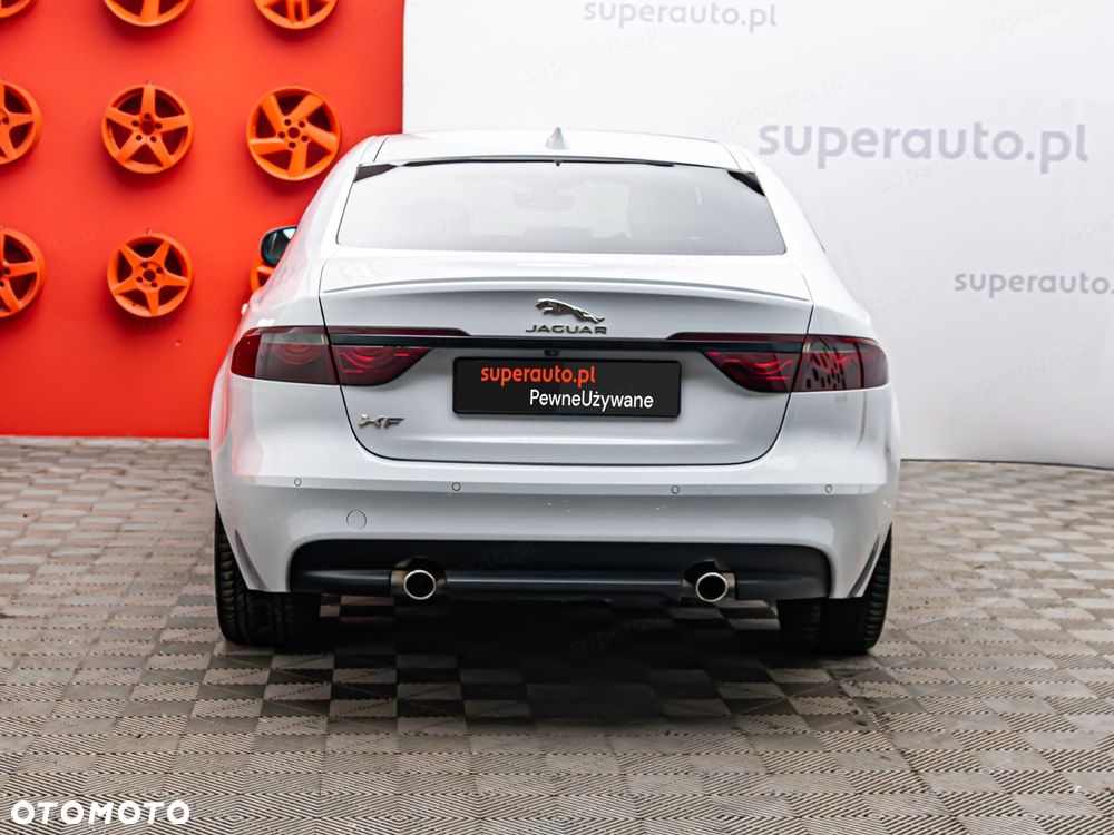 Jaguar XF 2.0 i4D AWD R-Sport - 6