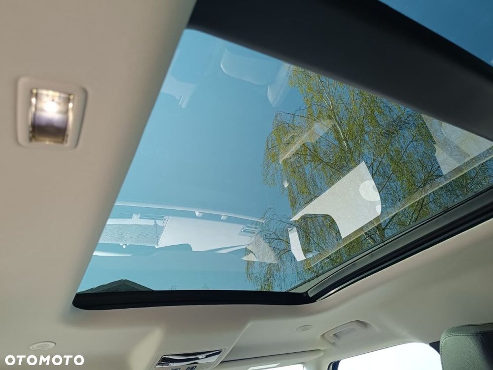 Land Rover Defender - 34