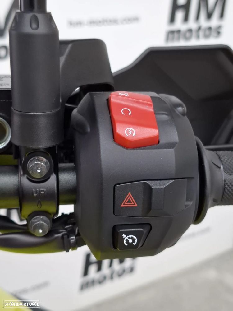 Suzuki DL 1050 DE - V STROM - 11
