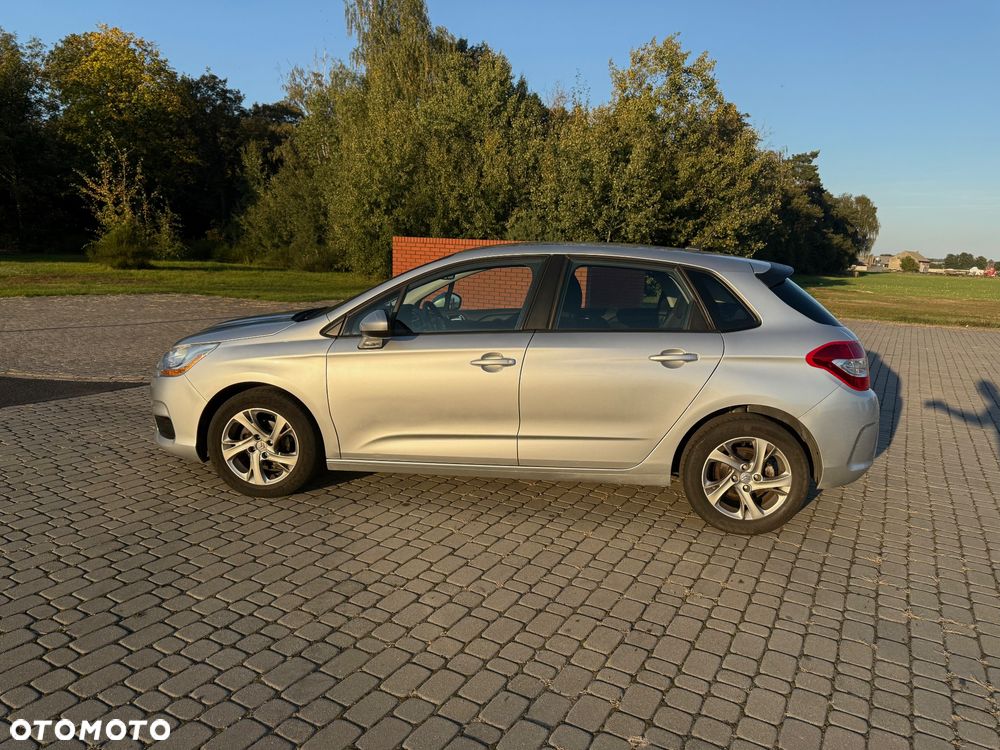 Citroën C4 HDi 90 Attraction - 2