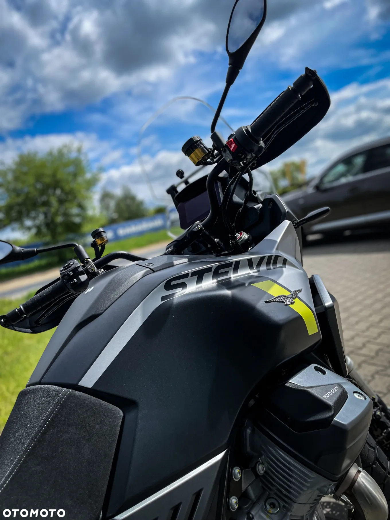 Moto Guzzi Stelvio - 10