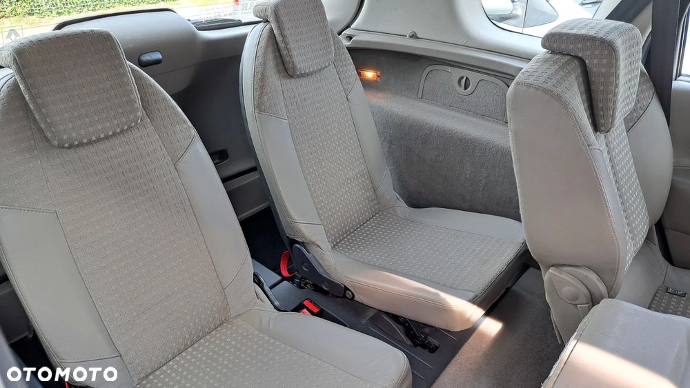 Renault Grand Scenic - 15