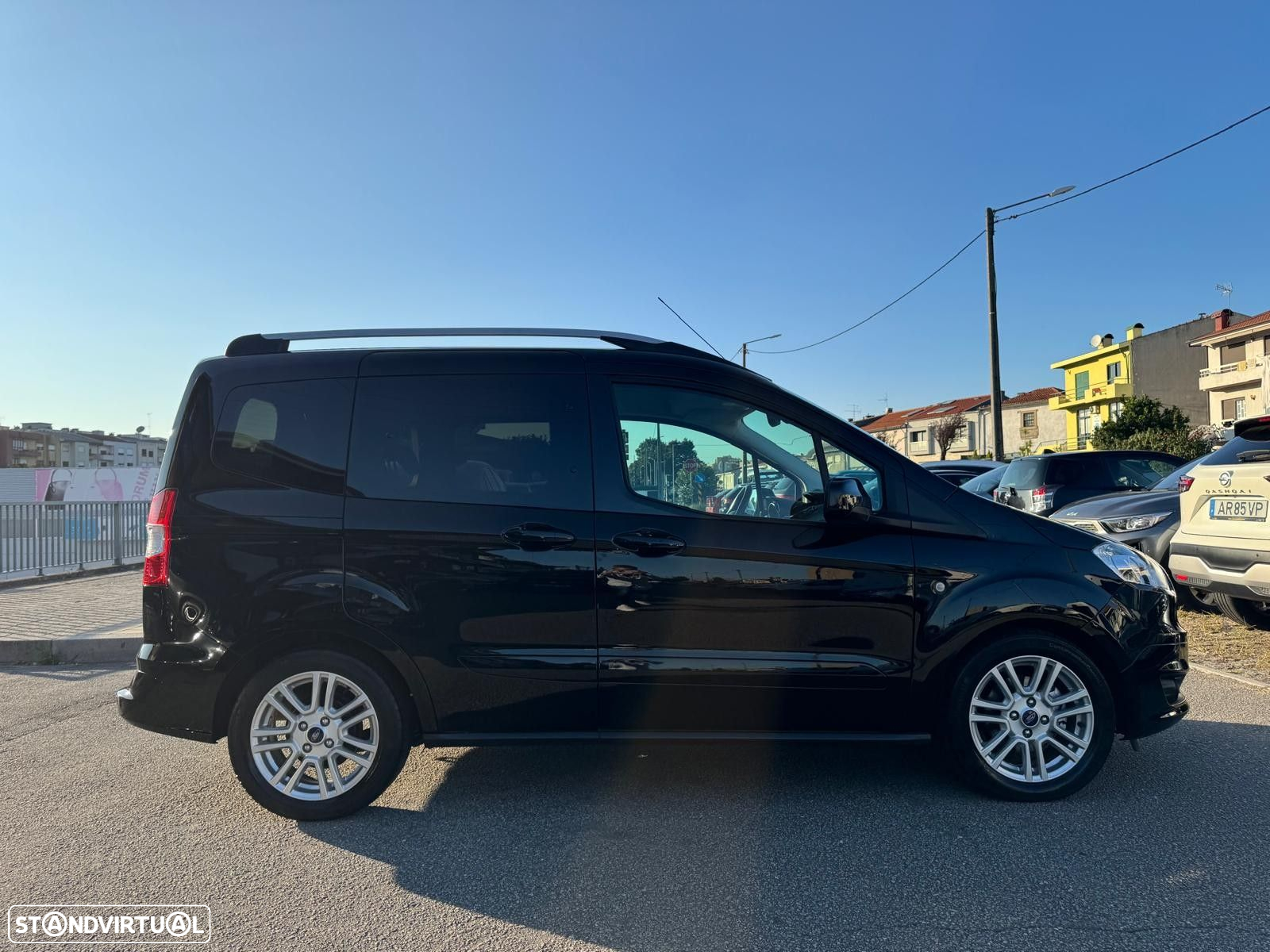 Ford Tourneo Courier 1.0 EcoBoost Titanium - 5