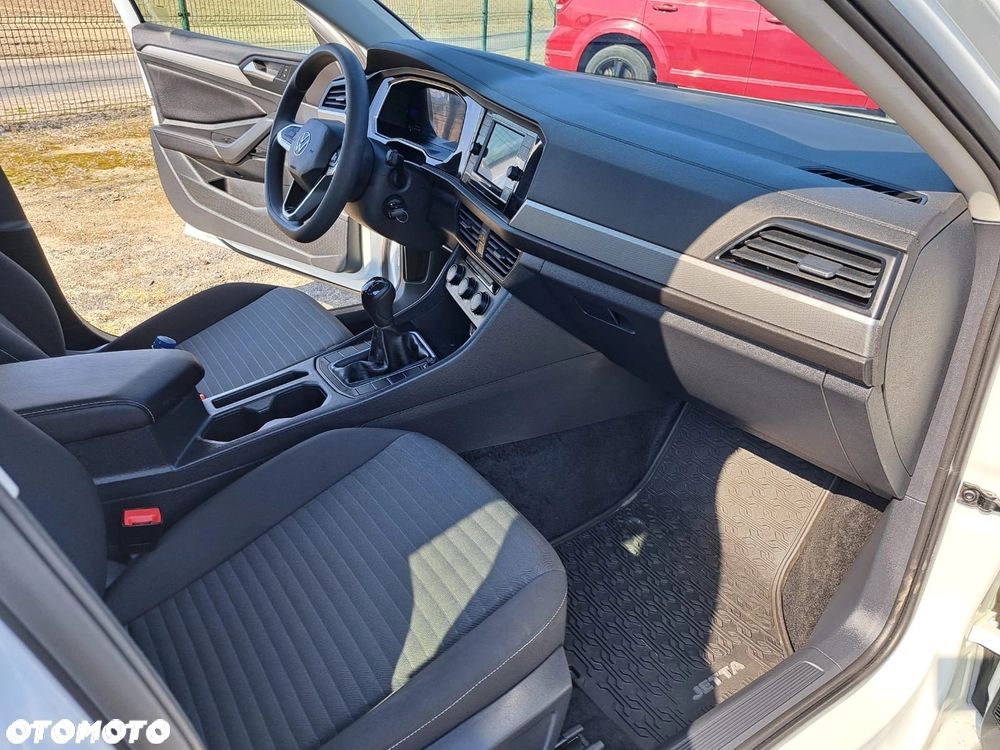 Volkswagen Jetta - 16