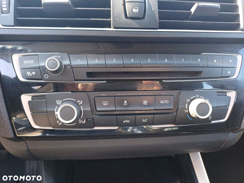 BMW Seria 1 116i - 13
