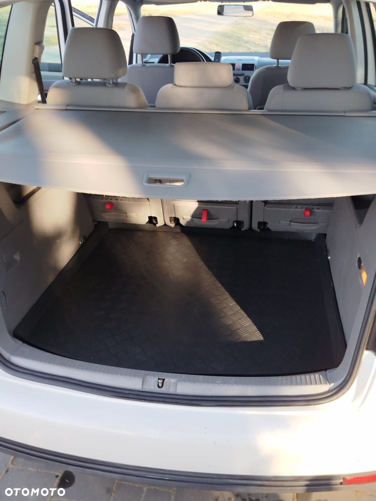 Volkswagen Touran 1.9 TDI DPF BlueMot Trendline - 11